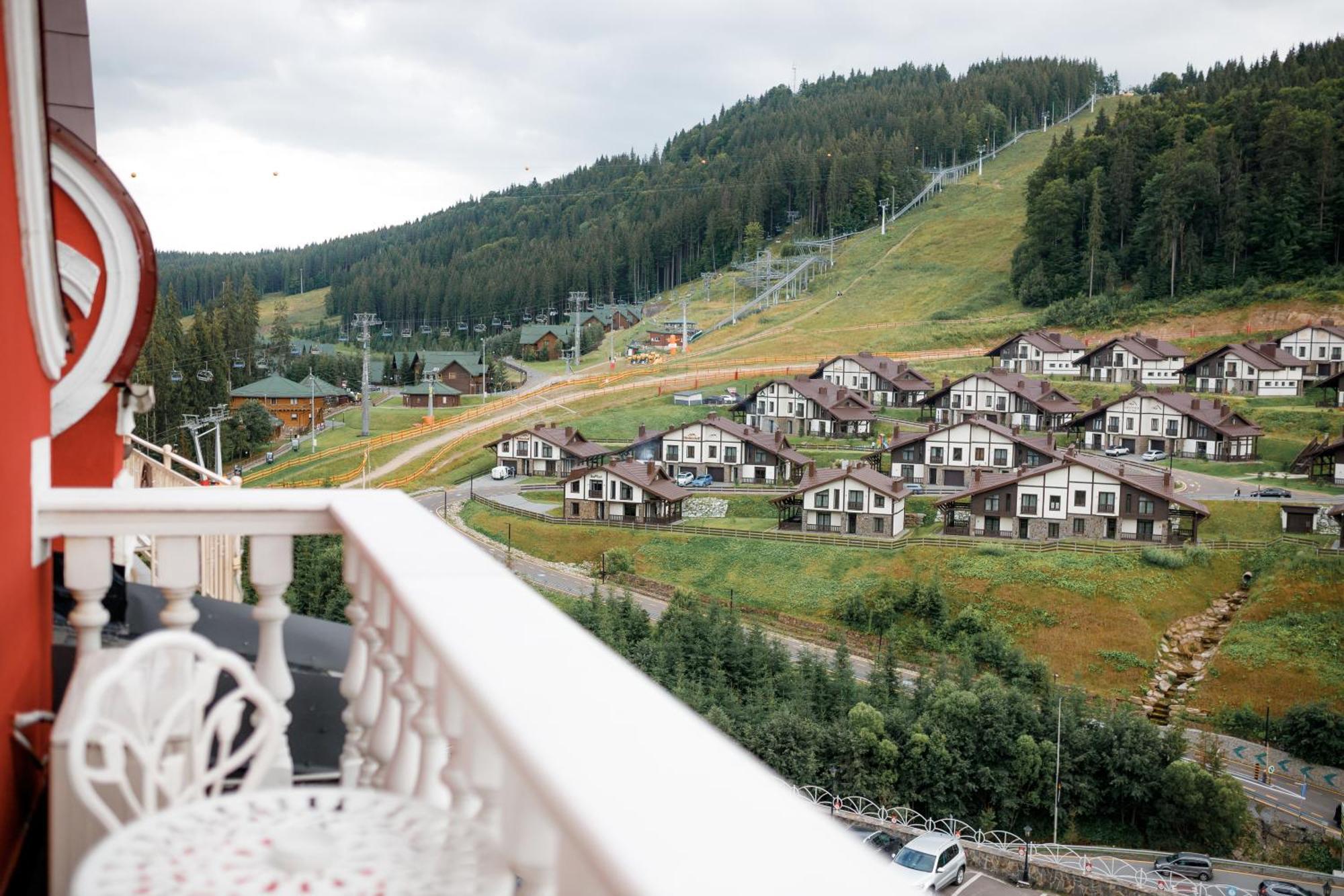 Chevalier Hotel & Spa Bukovel Exteriör bild