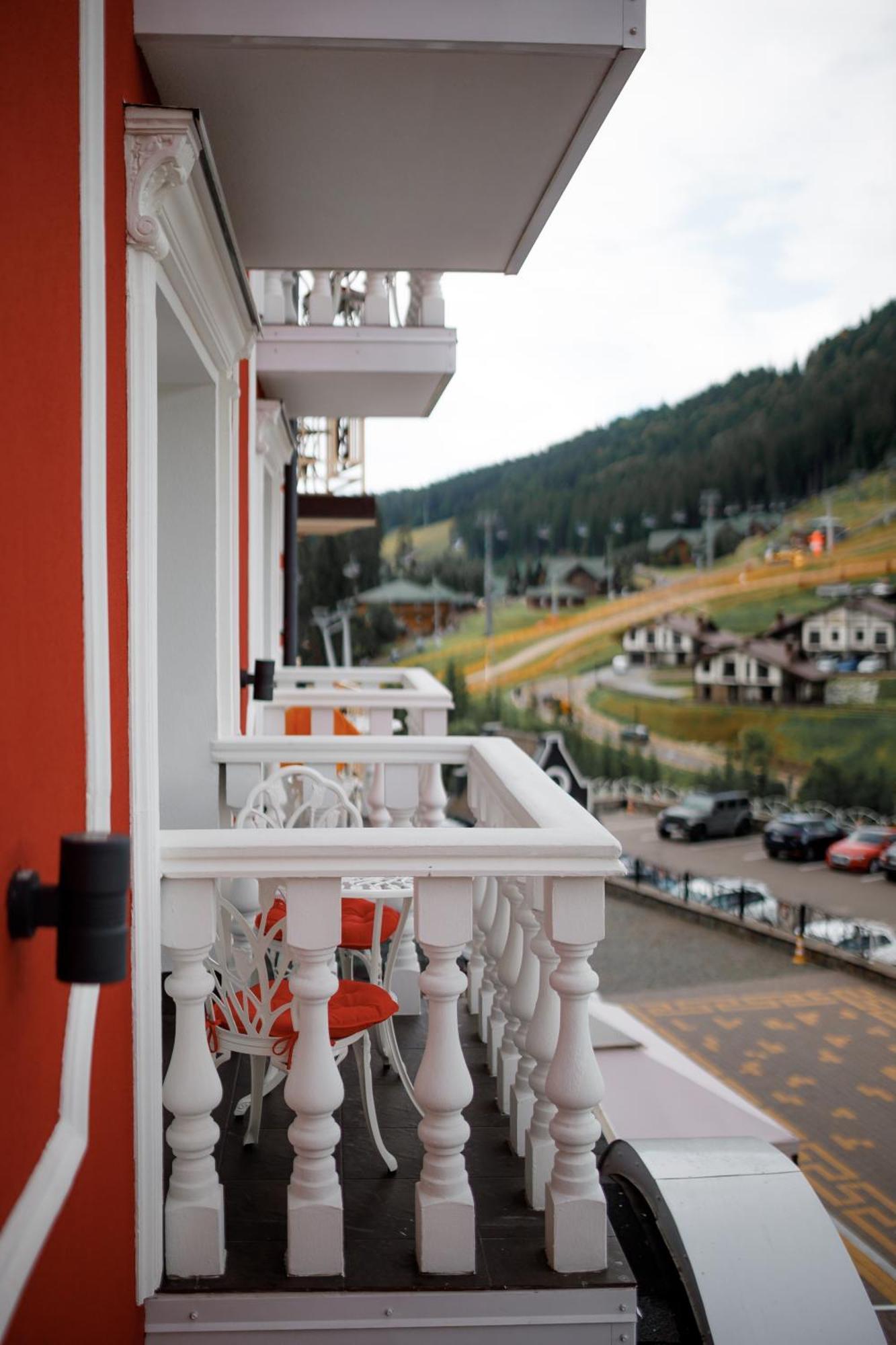 Chevalier Hotel & Spa Bukovel Exteriör bild